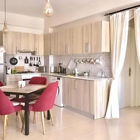 Sunning Well City Apartment, Apartamento Lapithos (Northern Cyprus)